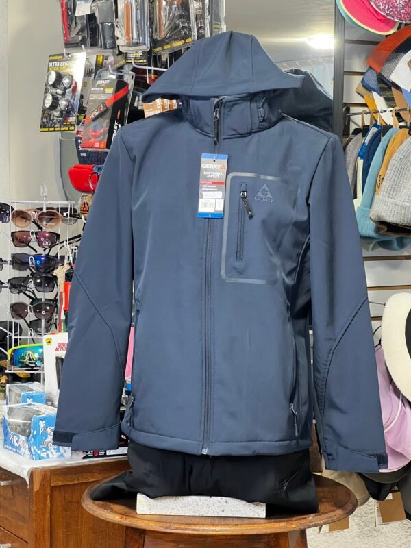 chamarra gerry softshell resistente al viento y al agua