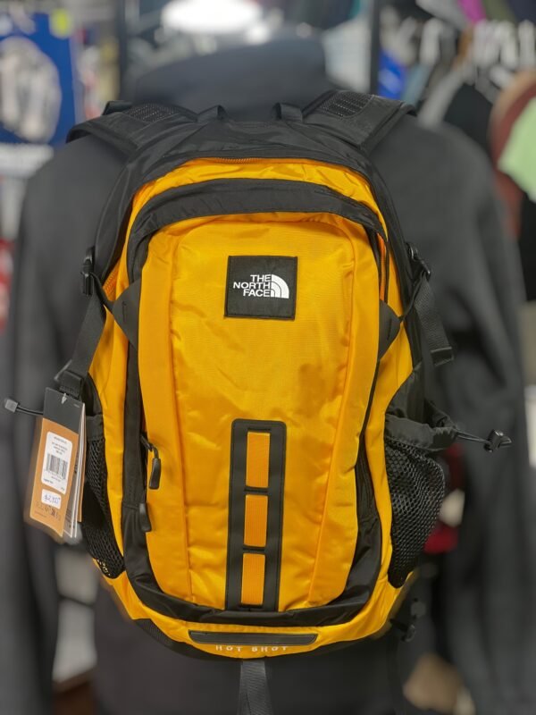 Mochila The North Face Hot Shot 30L – Gama Store Outlet México Mochila The North Face Hot Shot 30L – Daypack clásico con FlexVent y laptop 15" para universidad y uso urbano en México