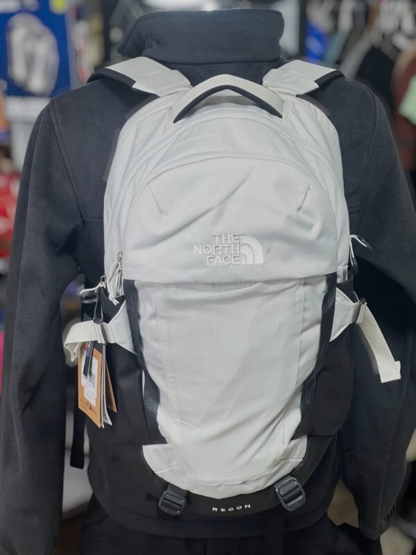 mochila the north face recon – daypack técnico 30l con flexvent™ y laptop 15" mochila the north face recon – daypack técnico 30l con flexvent™ y laptop 15"