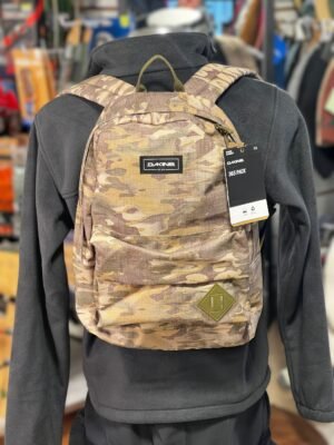 Mochila Dakine 365 Pack 21L – Gama Store Outlet México Mochila Dakine 365 Pack 21L – Daypack compacto unisex con sleeve laptop 15″, fondo acolchado y material bluesign® para universidad y uso diario en México